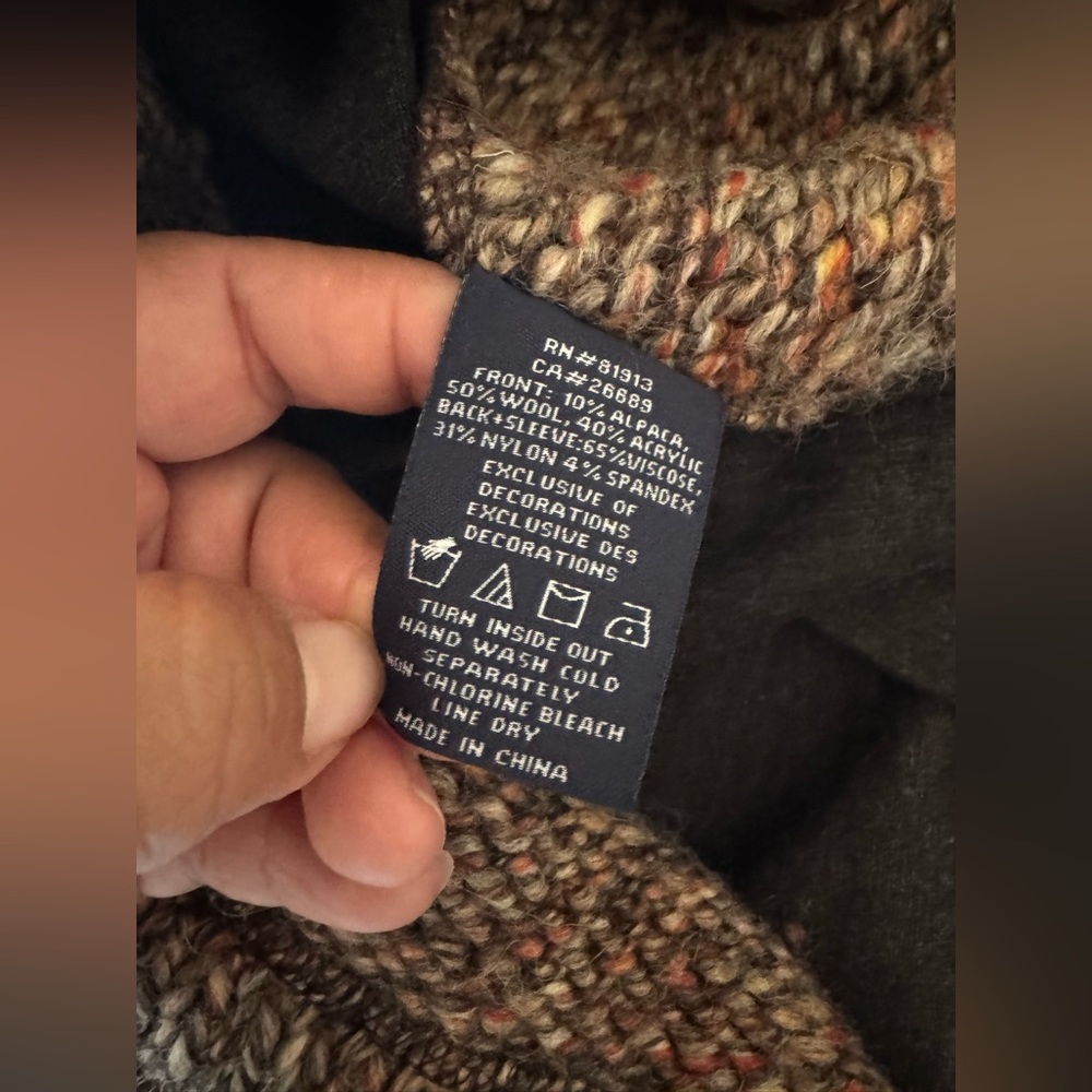 Robert Graham sweater - Picture 9 of 11